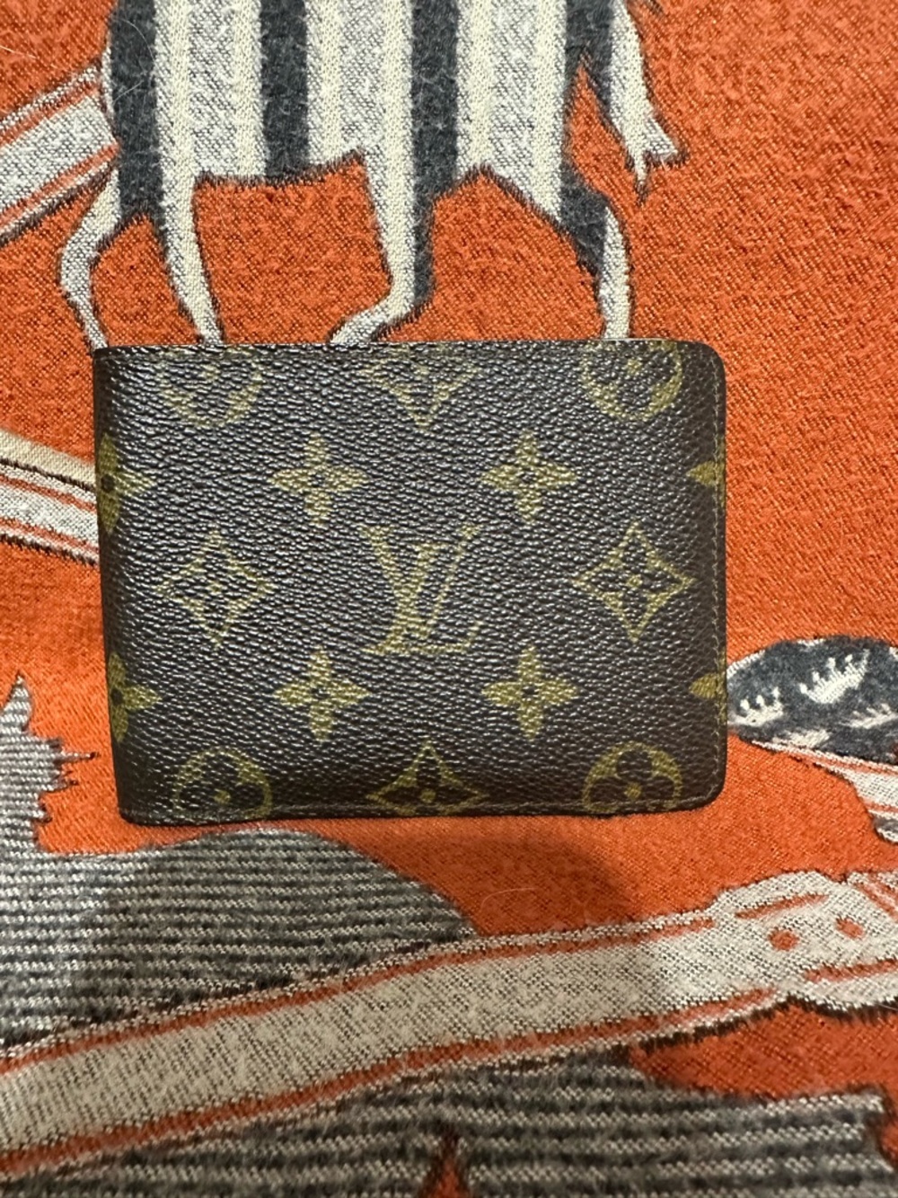 LOUIS VUITTON ❤️🌟8902RA MONOGRAM BIFOLD WALLET ⭐️